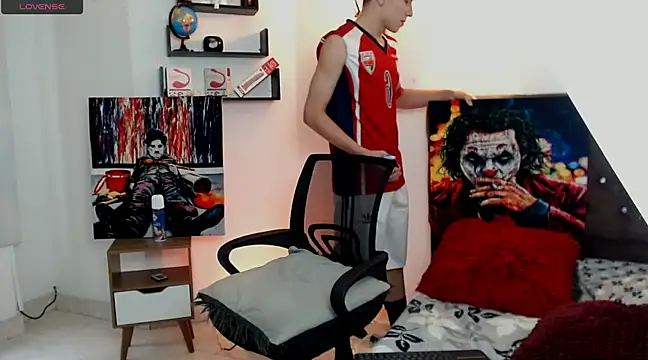 flowers18 online show from 03-12-25, 10:17