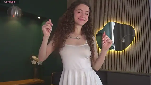 Curly Moon online show from 07-07-26, 06:47