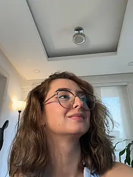 nicollefiorett online show from 03-06-26, 10:17