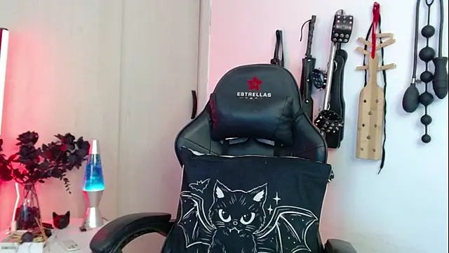 Alisson Beckett online show from 04-21-26, 07:06