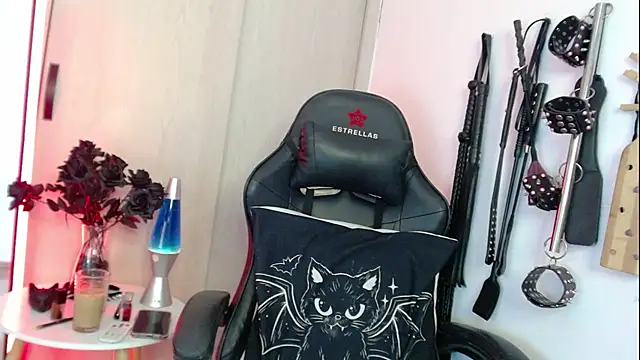 Alisson Beckett online show from 04-29-26, 04:22