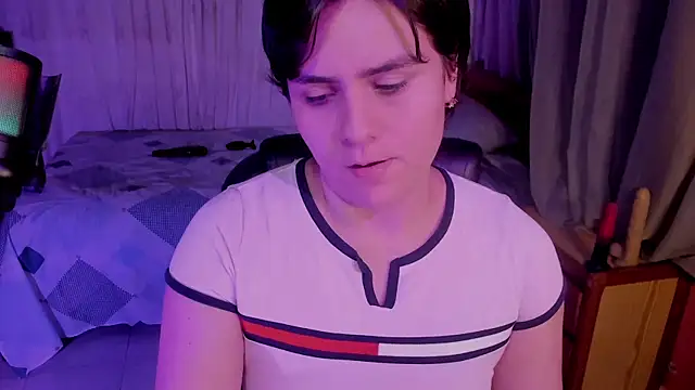 Snapshot of isabelacooperr chatting on 05-17-26, 07:28 isabelacooperr online show from 05-17-26, 07:28