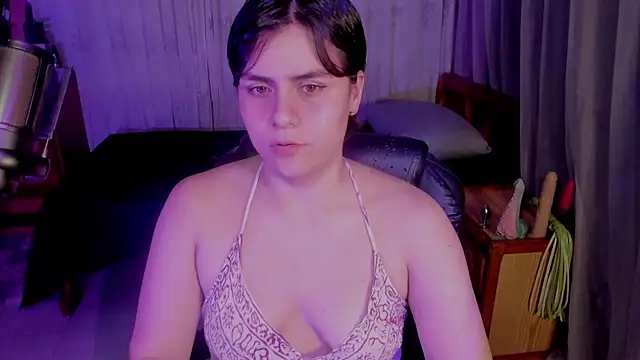 Snapshot of isabelacooperr chatting on 05-28-26, 06:21 isabelacooperr online show from 05-28-26, 06:21