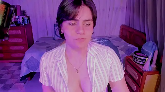 Snapshot of isabelacooperr chatting on 06-09-26, 06:03 isabelacooperr online show from 06-09-26, 06:03