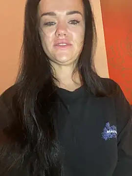 English-Chloe96 online show from 10-15-25, 03:39