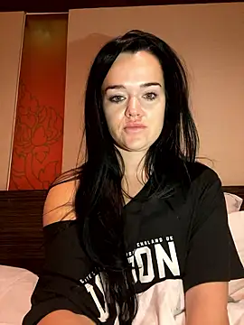 English-Chloe96 online show from 01-12-26, 05:07