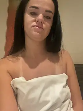 English-Chloe96 online show from 02-04-26, 05:24