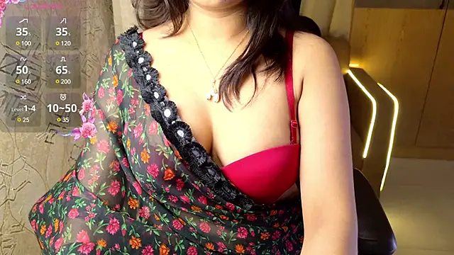 Snapshot of Punjabi_Queen1 chatting on 01-09-25, 04:49 Punjabi Queen1 online show from 01-09-25, 04:49