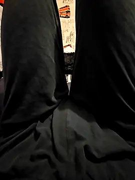 Snapshot of Azerty0911 chatting on 11-24-25, 05:23 Azerty0911 online show from 11-24-25, 05:23