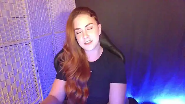 KayleyxEmily online show from 02-07-26, 09:07