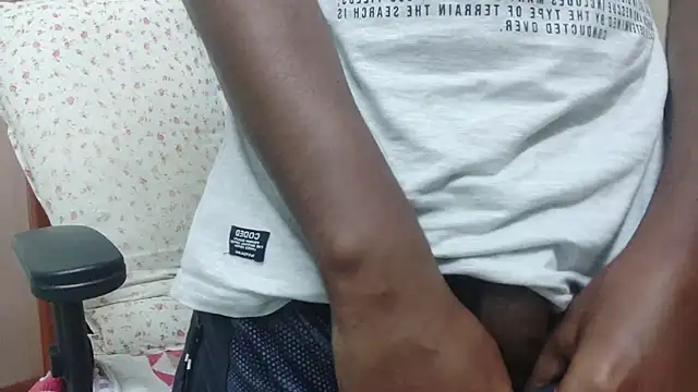 Awesomehotboy online show from 11-28-25, 04:42