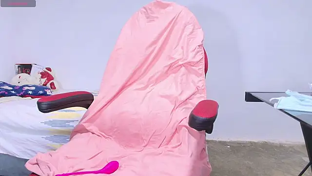 italy   boobs online show from 03-17-25, 12:57