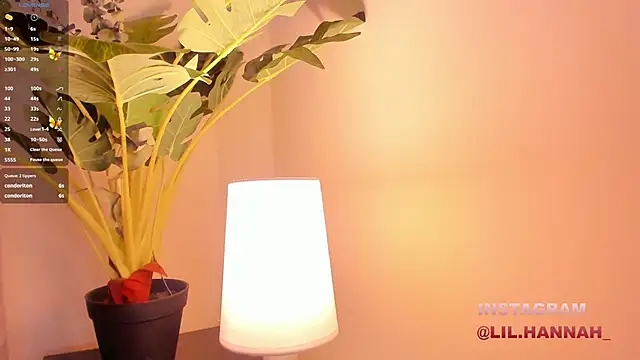 Snapshot of lil_hanna18 chatting on 12-21-24, 01:53 lil hanna18 online show from 12-21-24, 01:53