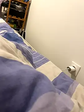 Lcrete online show from 12-04-25, 06:27