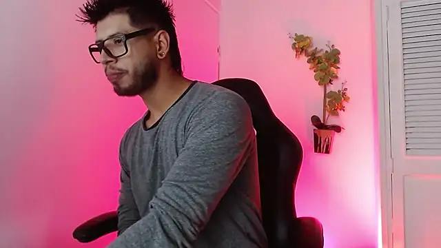 Colby brown03 online show from 10-24-25, 06:59