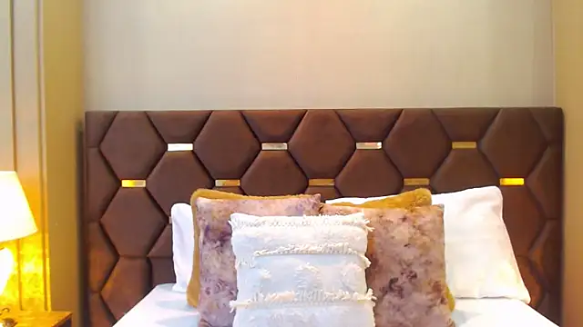 Snapshot of DevonPiers chatting on 12-13-24, 04:05 DevonPiers online show from 12-13-24, 04:05