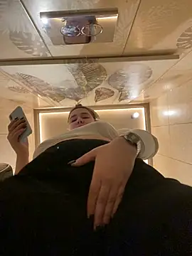 SuzieMurray online show from 02-18-25, 11:22