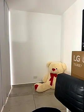 Snapshot of kimberlyhills1 chatting on 11-06-25, 07:59 kimberlyhills1 online show from 11-06-25, 07:59