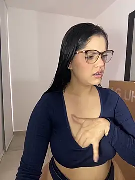 Snapshot of kimberlyhills1 chatting on 11-20-25, 08:08 kimberlyhills1 online show from 11-20-25, 08:08