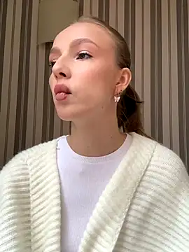 Snapshot of CaseyStar chatting on 12-05-24, 09:28 CaseyStar online show from 12-05-24, 09:28