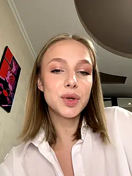 Snapshot of CaseyStar chatting on 12-08-24, 11:35 CaseyStar online show from 12-08-24, 11:35