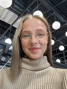 Snapshot of CaseyStar chatting on 01-15-25, 10:17 CaseyStar online show from 01-15-25, 10:17