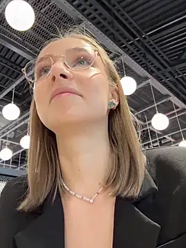 Snapshot of CaseyStar chatting on 01-19-25, 09:33 CaseyStar online show from 01-19-25, 09:33