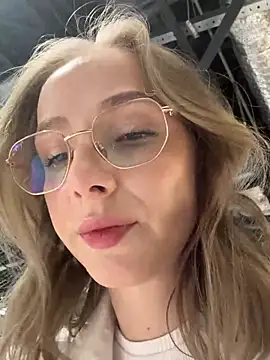 Snapshot of CaseyStar chatting on 01-29-25, 10:05 CaseyStar online show from 01-29-25, 10:05