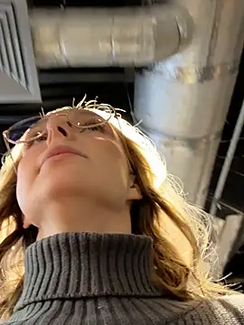 Snapshot of CaseyStar chatting on 02-03-25, 09:30 CaseyStar online show from 02-03-25, 09:30