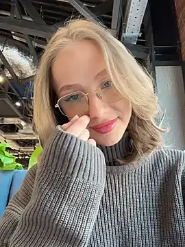 Snapshot of CaseyStar chatting on 02-23-25, 09:22 CaseyStar online show from 02-23-25, 09:22