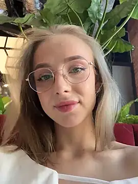 Snapshot of CaseyStar chatting on 02-27-25, 09:43 CaseyStar online show from 02-27-25, 09:43