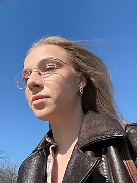 Snapshot of CaseyStar chatting on 03-07-25, 09:18 CaseyStar online show from 03-07-25, 09:18