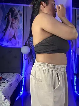 Im Little online show from 01-31-25, 03:20