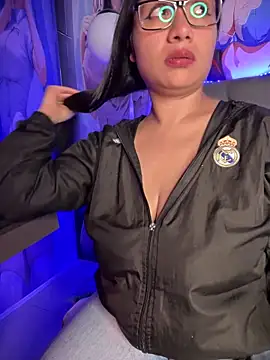 Im Little online show from 09-15-25, 03:17