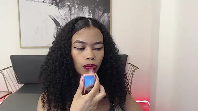 Snapshot of Shenna_brunette_ chatting on 12-09-24, 04:05 Shenna brunette online show from 12-09-24, 04:05