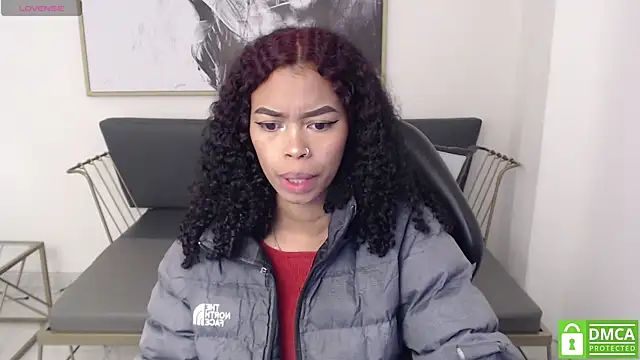 Snapshot of Shenna_brunette_ chatting on 12-29-24, 01:06 Shenna brunette online show from 12-29-24, 01:06