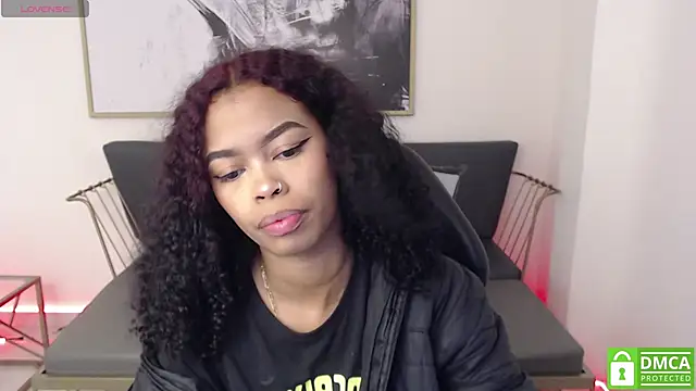 Snapshot of Shenna_brunette_ chatting on 12-30-24, 01:03 Shenna brunette online show from 12-30-24, 01:03