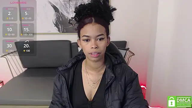 Snapshot of Shenna_brunette_ chatting on 01-09-25, 01:13 Shenna brunette online show from 01-09-25, 01:13