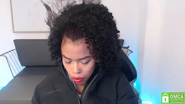 Snapshot of Shenna_brunette_ chatting on 01-26-25, 01:04 Shenna brunette online show from 01-26-25, 01:04