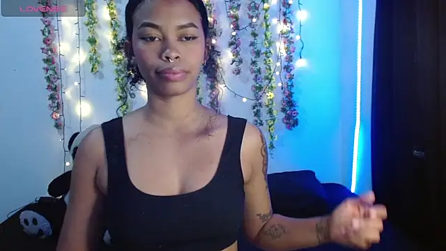Snapshot of Shenna_brunette_ chatting on 09-11-25, 06:30 Shenna brunette online show from 09-11-25, 06:30