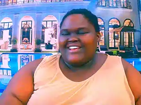 Snapshot of EbonyHotBuns chatting on 05-16-26, 10:36 EbonyHotBuns online show from 05-16-26, 10:36