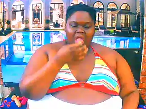 Snapshot of EbonyHotBuns chatting on 07-17-26, 11:28 EbonyHotBuns online show from 07-17-26, 11:28