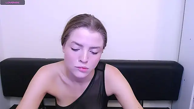 Snapshot of MissOliviaa_ chatting on 12-04-24, 03:21 MissOliviaa online show from 12-04-24, 03:21