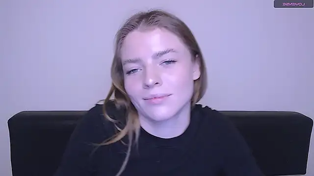 Snapshot of MissOliviaa_ chatting on 12-15-24, 02:16 MissOliviaa online show from 12-15-24, 02:16