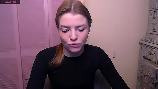 Snapshot of MissOliviaa_ chatting on 12-22-24, 07:33 MissOliviaa online show from 12-22-24, 07:33
