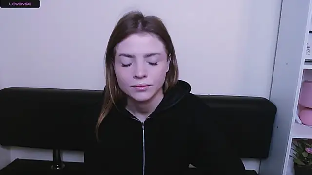 Snapshot of MissOliviaa_ chatting on 01-08-25, 07:24 MissOliviaa online show from 01-08-25, 07:24