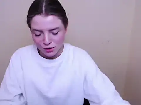 Snapshot of MissOliviaa_ chatting on 01-22-25, 04:55 MissOliviaa online show from 01-22-25, 04:55