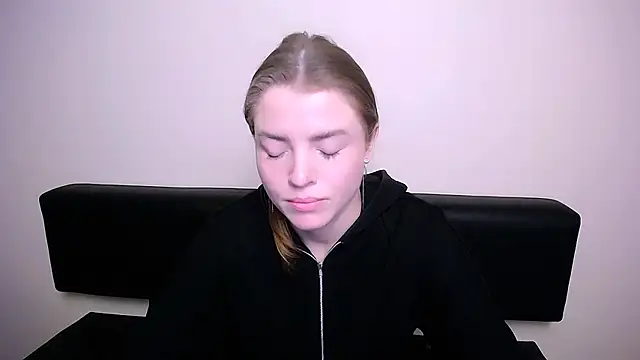 Snapshot of MissOliviaa_ chatting on 01-31-25, 08:43 MissOliviaa online show from 01-31-25, 08:43