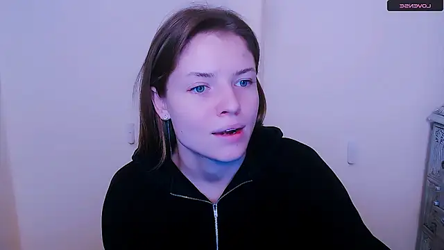 Snapshot of MissOliviaa_ chatting on 02-01-25, 12:37 MissOliviaa online show from 02-01-25, 12:37