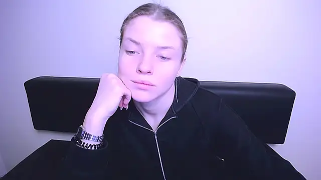 Snapshot of MissOliviaa_ chatting on 02-04-25, 09:49 MissOliviaa online show from 02-04-25, 09:49